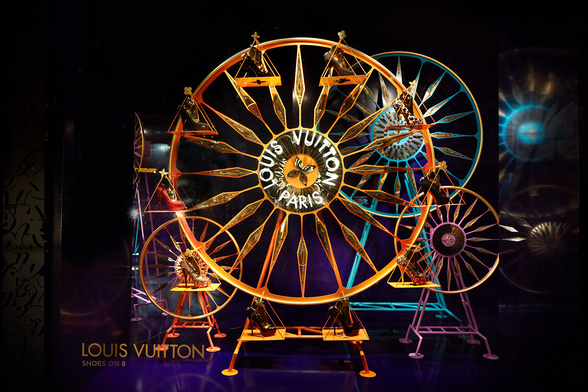 Louis Vuitton Yayoi Kusama Invitation on Behance
