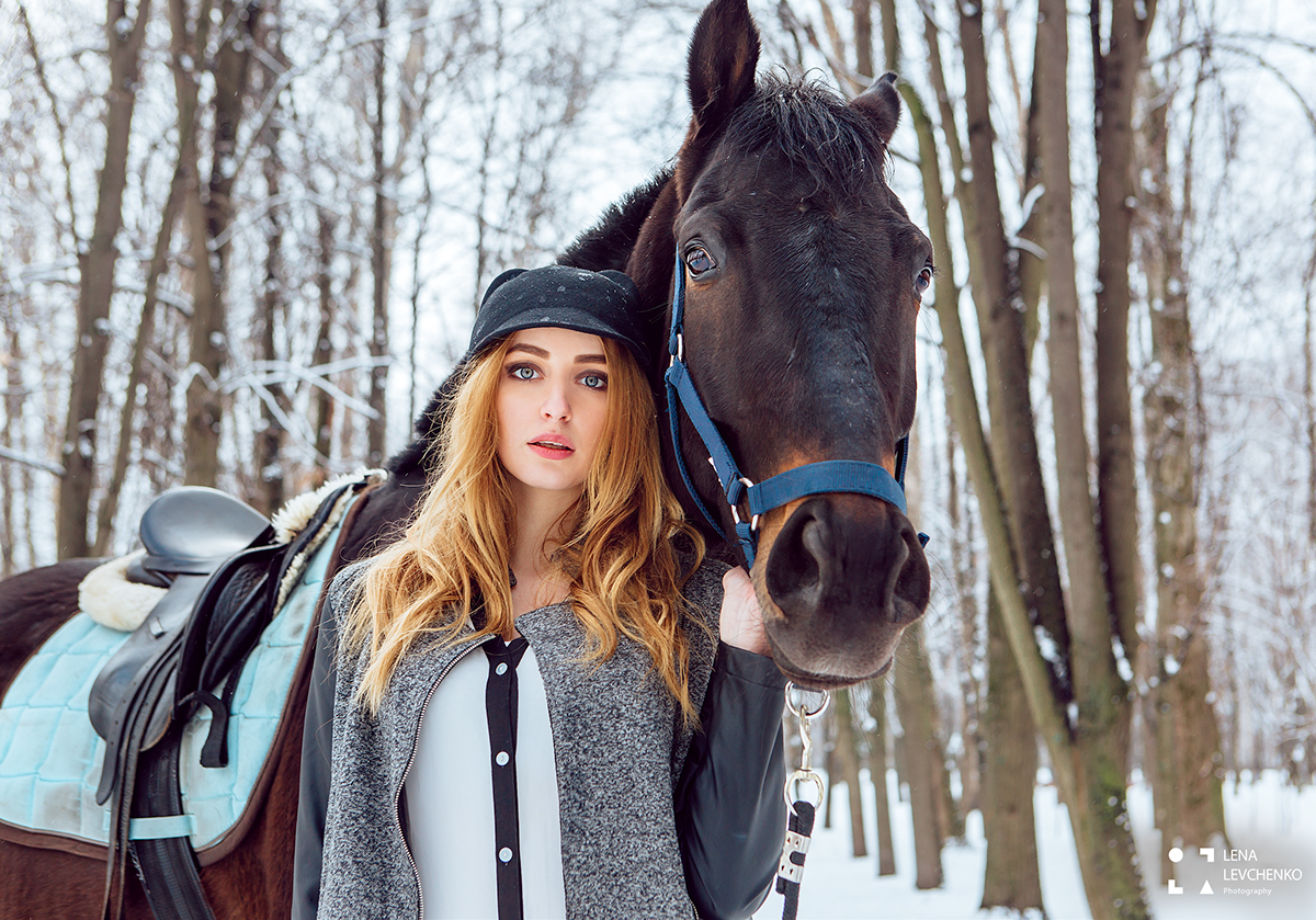 модель конь конная прогулка зима весна мода портрет пленэр model horse winter spring plein air horse ride walk