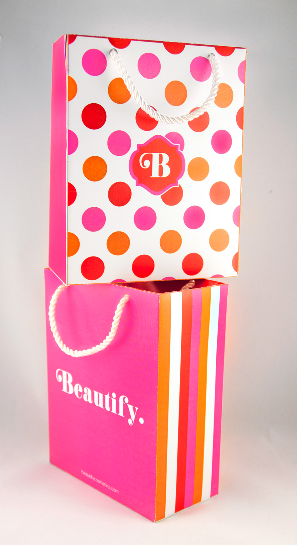 #shoppingbag #shoppingbagdesign #Design #cosmetics #makeup  #pink #colorful #polkadots #stripes #FunDesign #girlydesign #womandesign #hipdesign