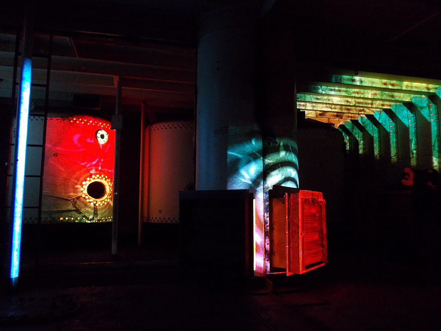 LV21 Tom Beg projection projection mapping uca morse code animations Live Event installation