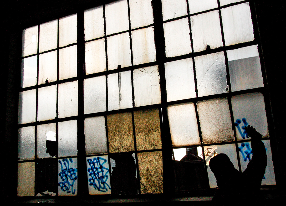 Philly philadelphia graff factory abandoned decay paint roof train tracks rail line