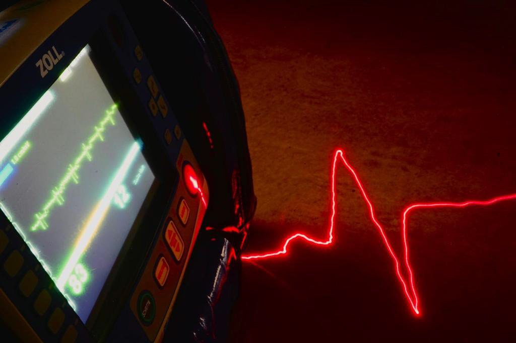 EKG defi notfall Rettungsdienst QRS