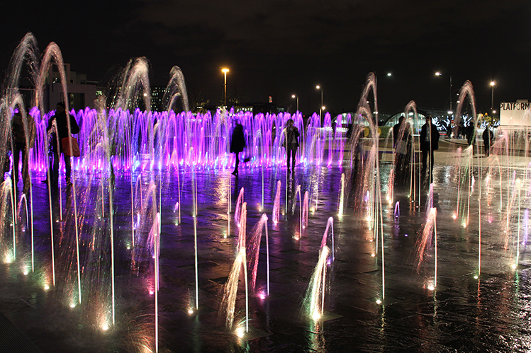 fountain animated motion water kings cross csm Granary Square