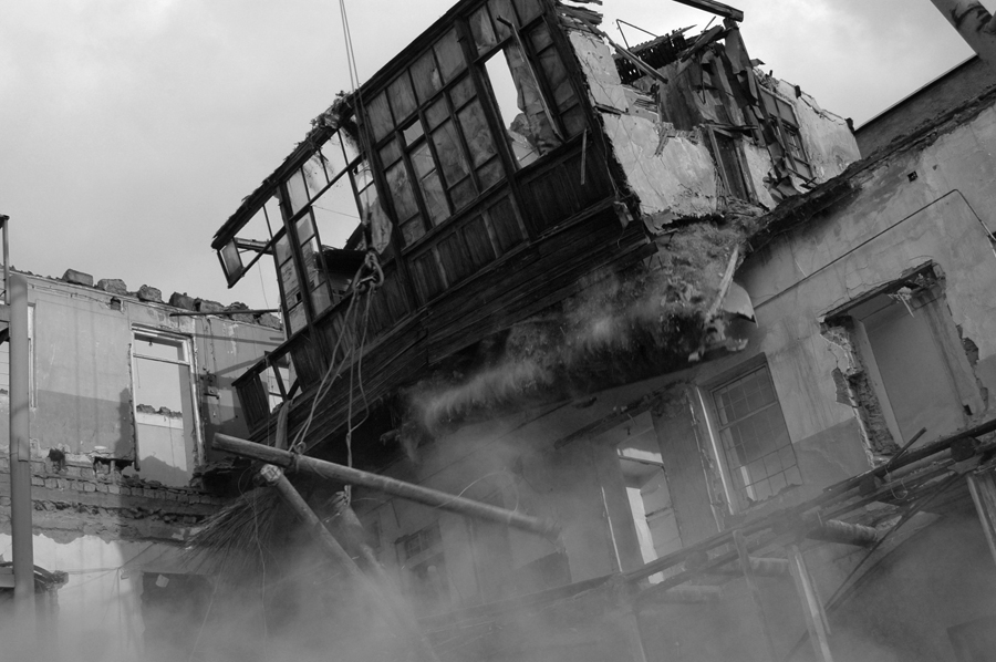 destruction historic monuments Human rights Excavator Armenia Yerevan baricades New Buildings old man