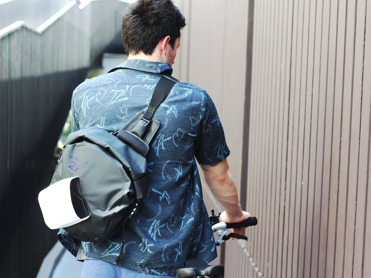 Cycling biking bag IFDESIGN black White Bike pannier wear shoulder bag city waterproof Urban multifunction