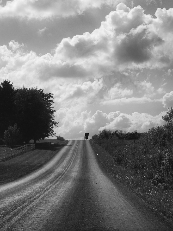 Amish mennonite amish country bw black and white american religion ohio Pennsylvania dutch indiana country usa united states