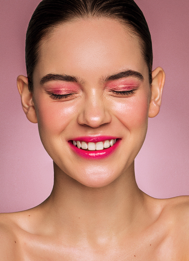 photo shoot beauty model Portret photoshoot color pink smile MUAH moda Bella beautirful