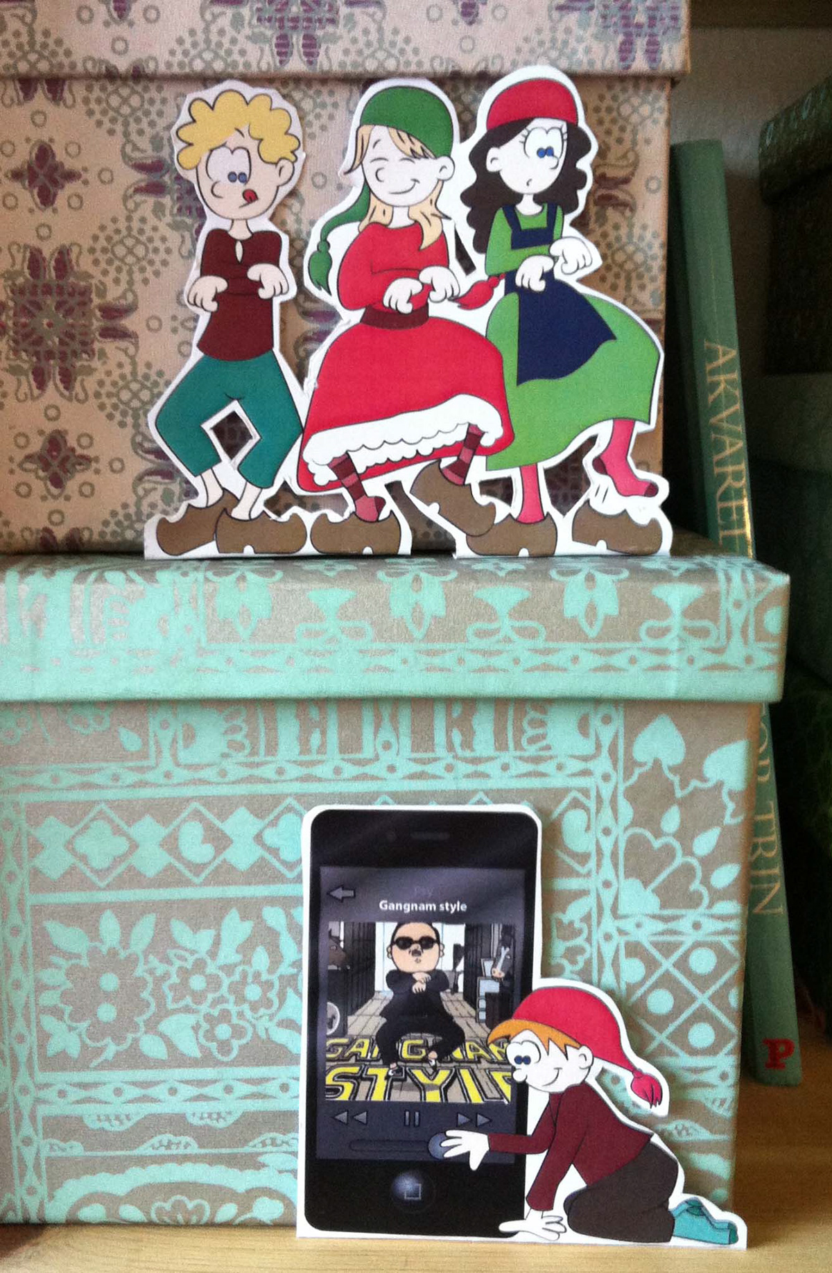 gangnam style  elves Christmas print freebies decoration Paper elves Cartoony childish