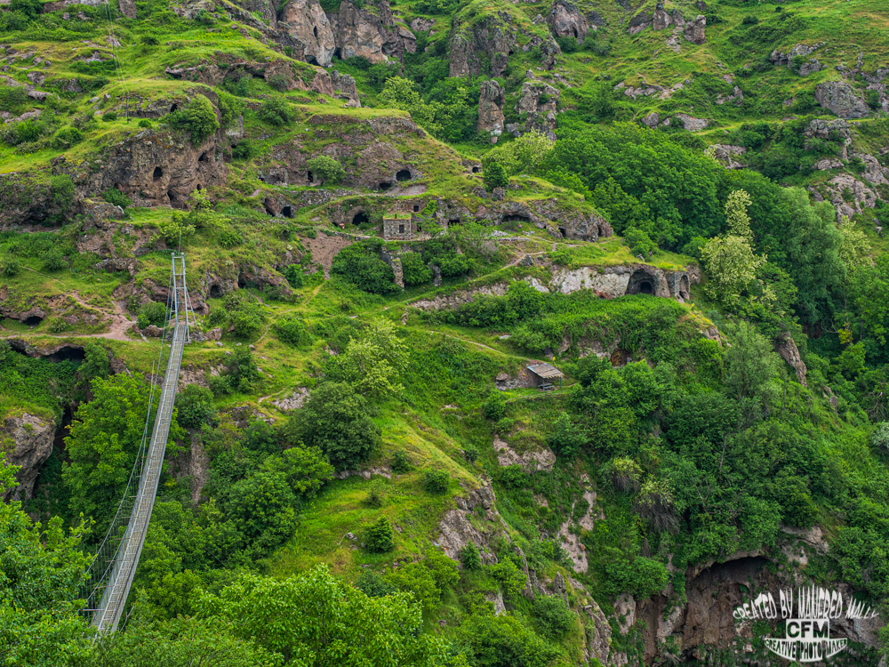 Armenia arménien Khndzoresk living woods Wohn Höhle Armnien