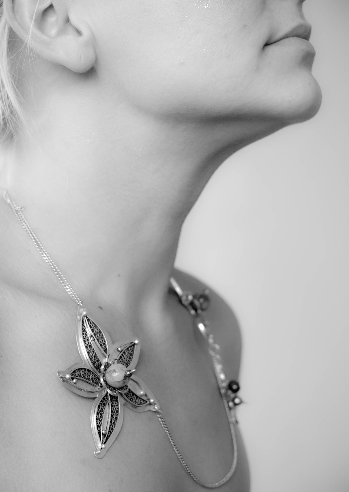 silver filigree jewelry head jewelry Necklace Unique Flowers Lotus three