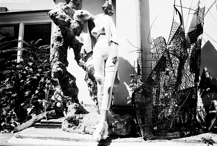 Make Up hair White Stillness roxana enache bucuresti romania fotograf art concept sculpture sculptura Molecule F idol magazine UK