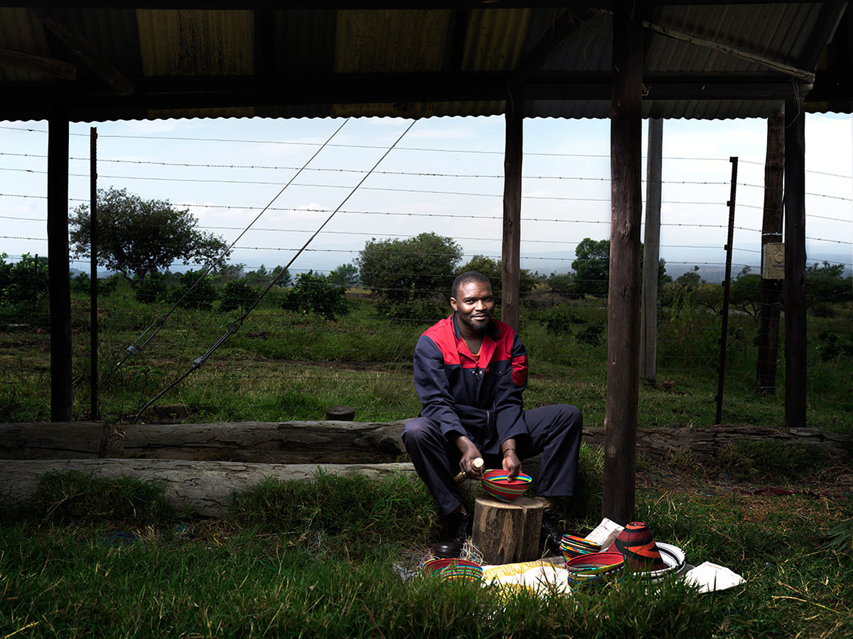 south africa Roman Jehanno portrait lightning Hasselblad Master Hasselblad africa craft artisans craftsmen workingmen   reportage Swaziland gobelins French