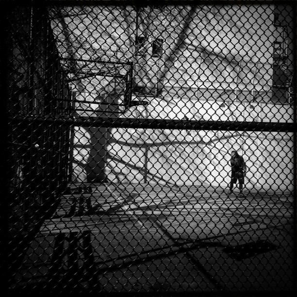 iPhoneography  iphone streets photo mobile mobilephoto b&w