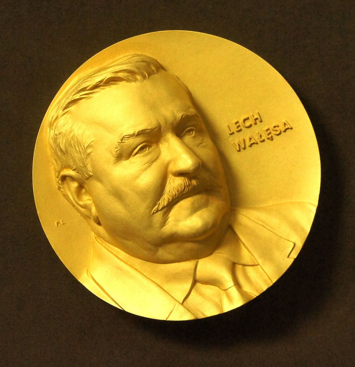 Piotr Lesniak Medal Lech Wałęsa Lech Walesa Portret rzeźba sculpture portrait illustratio ilustracja