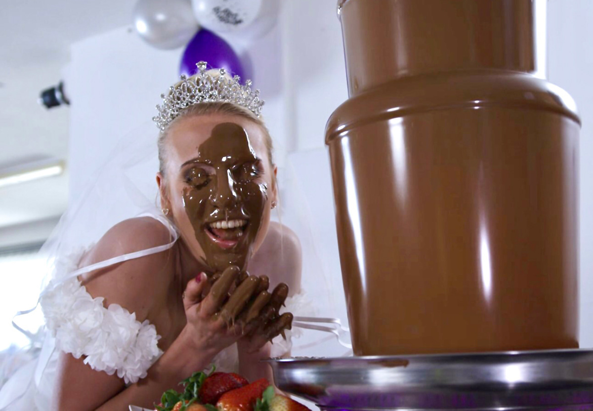 Advertising  bride chocolate fountain directing   Film   funny social media wedding