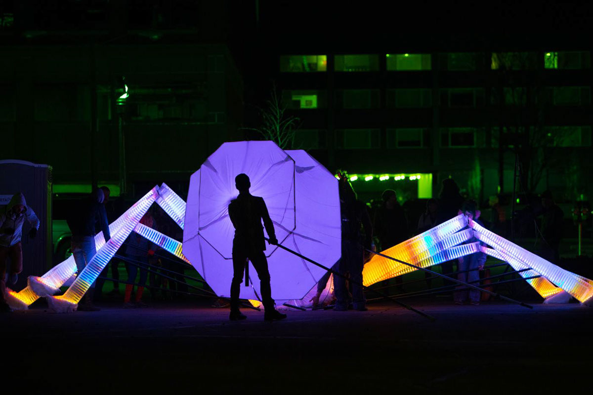 puppet large-scale art festival art puppetry led lights spider public art