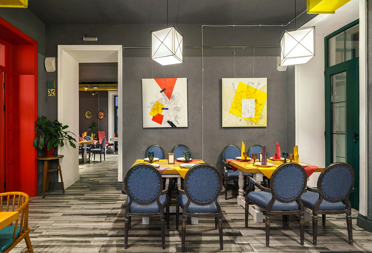 interior design of a restaurant with an ethnic Italian style