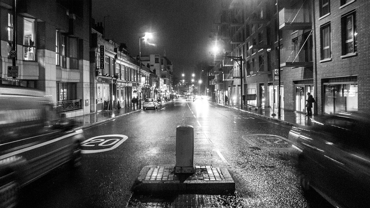 London petki city night Street art black moments homeless