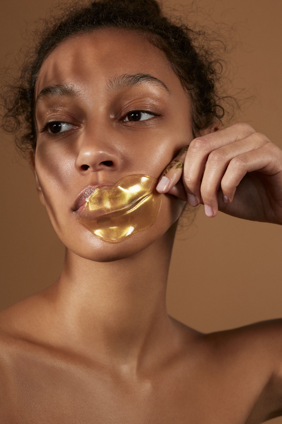 editorial beauty hydrogel mask Spa skin Ellements Magazine botanical atlanta gold