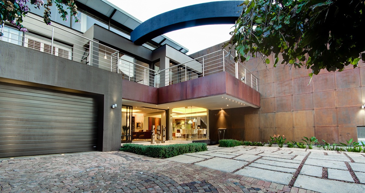  architects  contemporary HOUSE DESIGN luxury homes additions and alterations water features steel indoor-outdoor glass