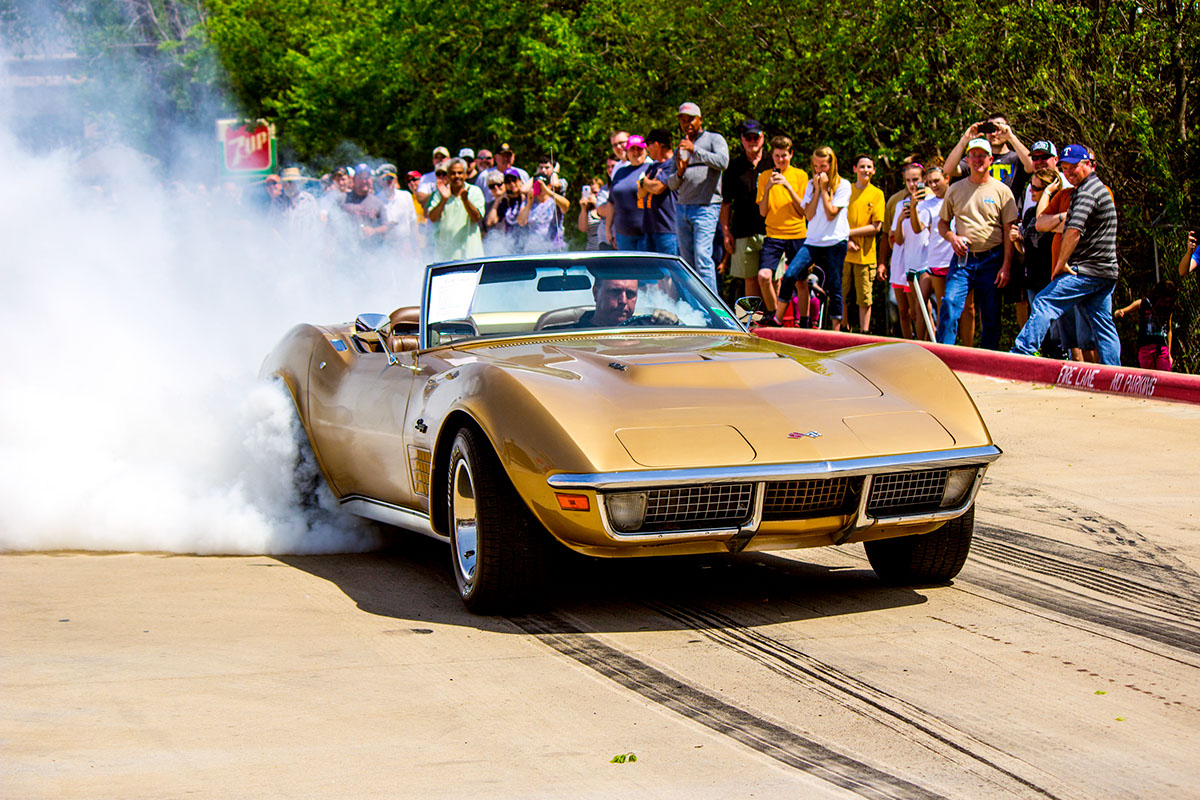 Classic Cars muscle cars Corvette Stingray burnout Mustang