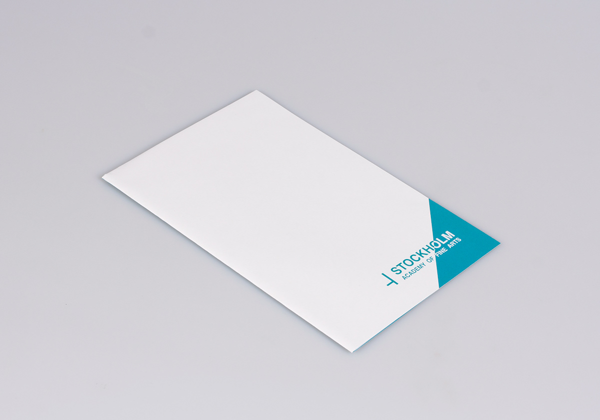 blue pantone brochure fold