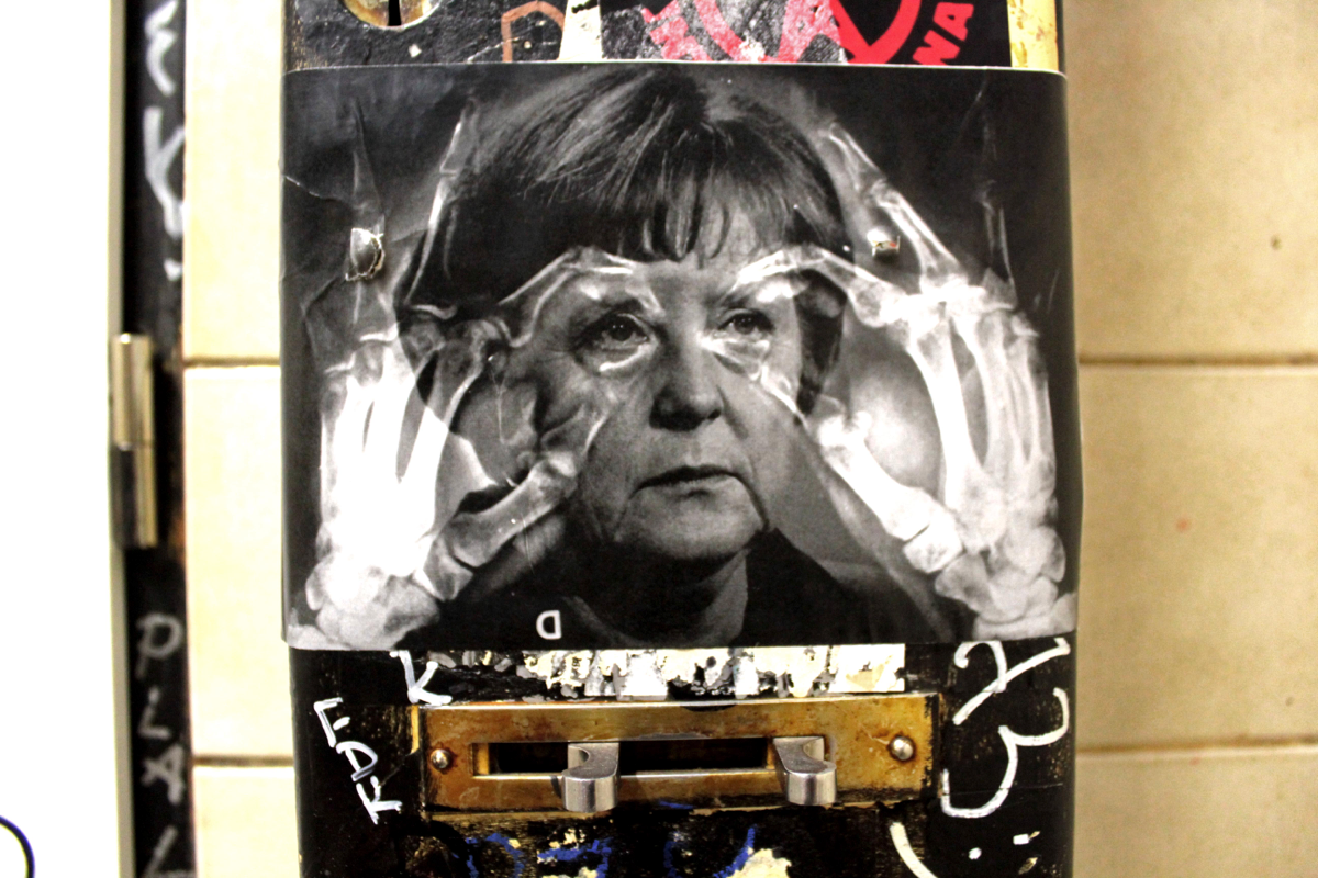 berlin mauer mauer berlin Merkel streetart guerrilla sticker pegatina muro de berlin East Side Europe europa action mateu targa