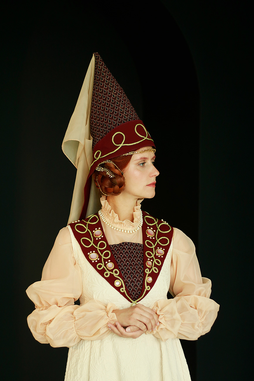 girl model medieval Princess redhair portrait Photography  Fashion 