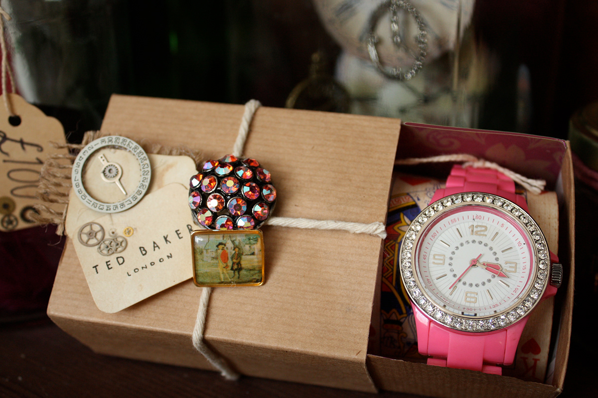 Ted Baker ycn vintage Shop design Point of Sale Packaging fairytale antique Watches watch clock
