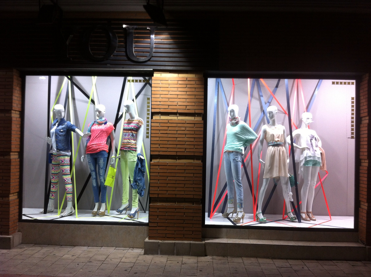 windows display Visual Merchandising Retail