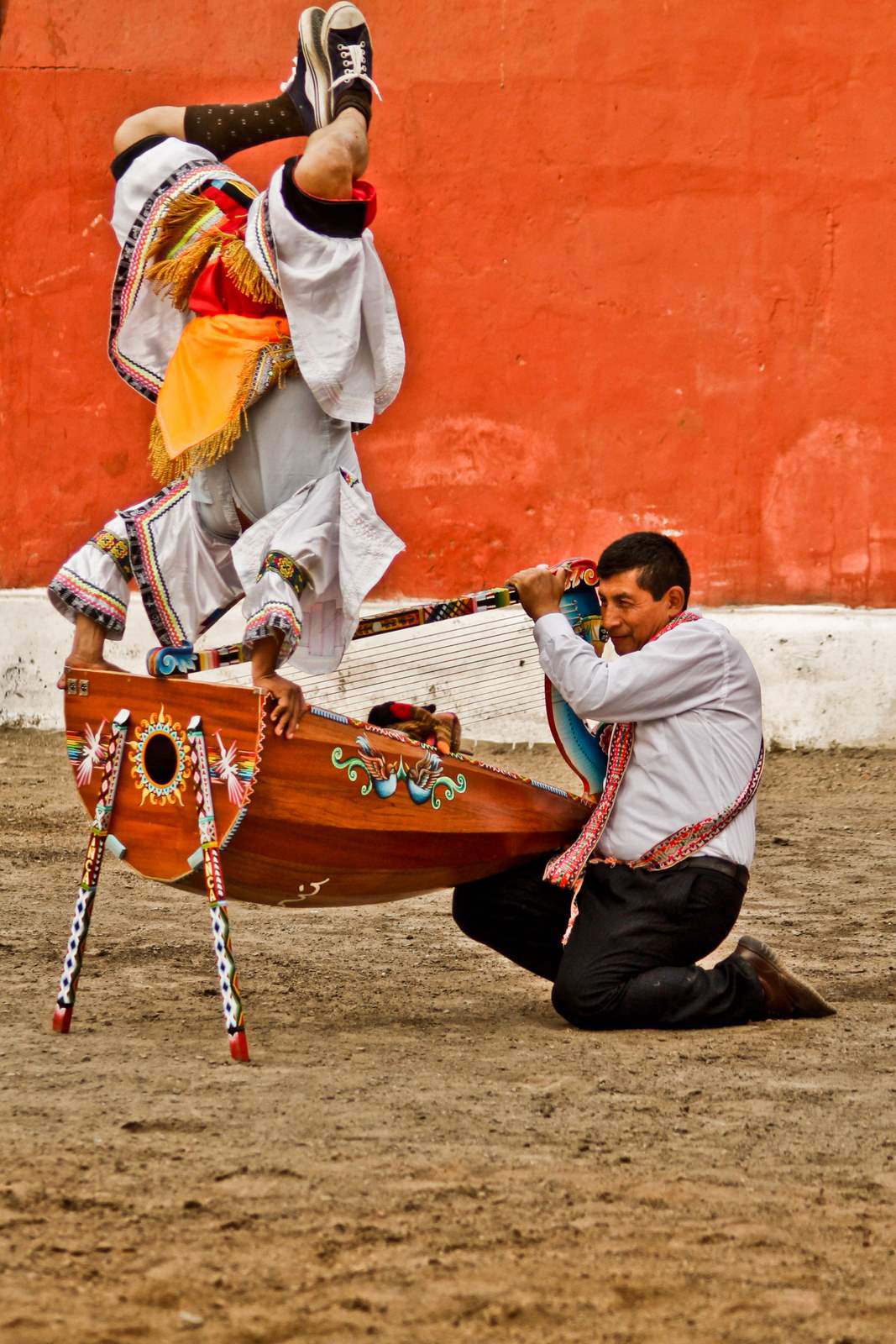 Danzaq danzantes de tijeras ssisors scissors dancers culture cultura Tradiciones tradition bailarines peru lima Ayacucho