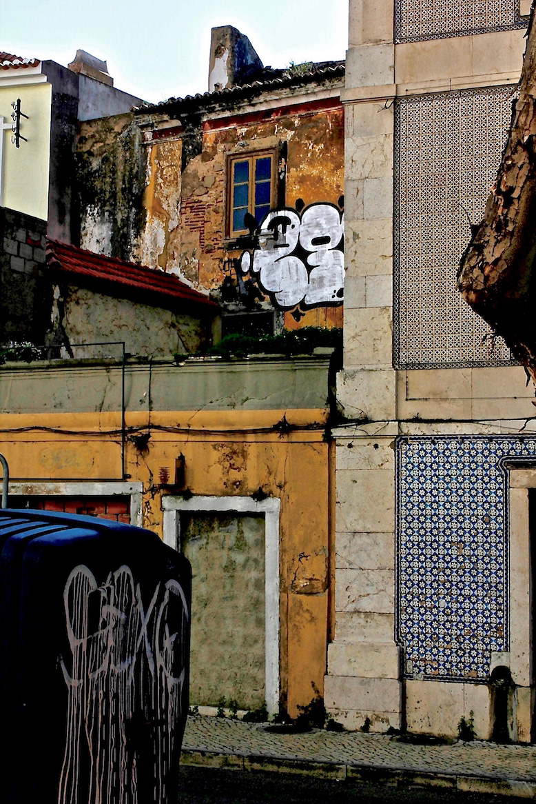 Portugal Brazil Lisbon Graffiti Street Art  A/Z flaneur Kilroy warhol Rosalind Krauss