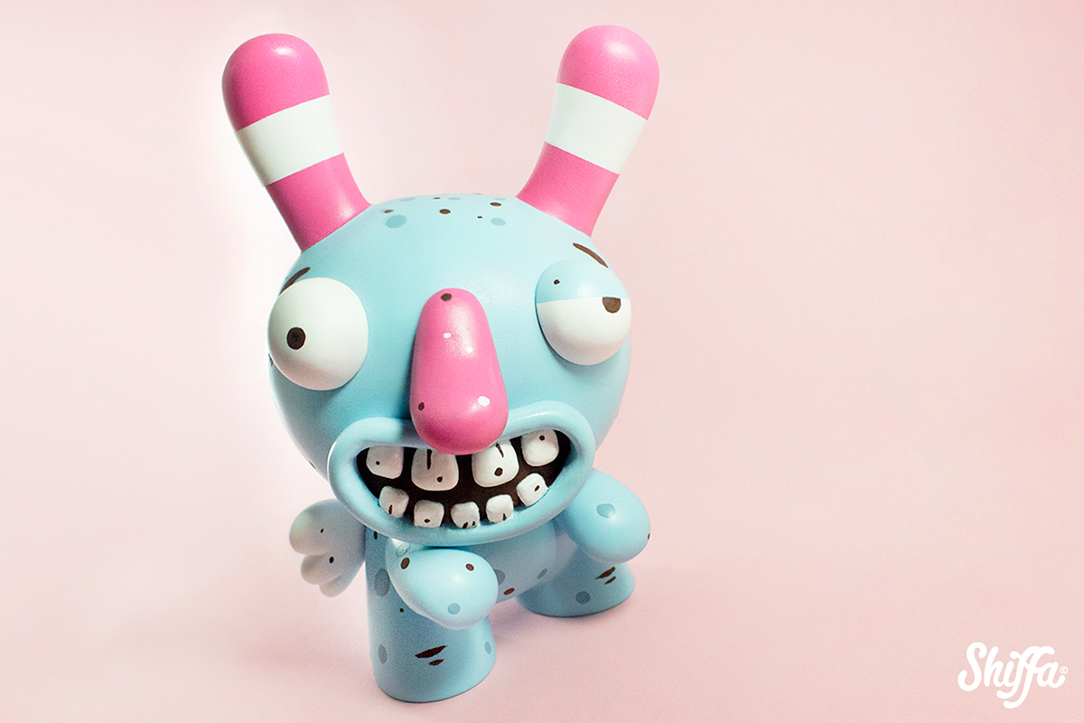 Dunny art toy custom toy Kidrobot icaro angel smile cartoon toon vector vinyl blue shiffa