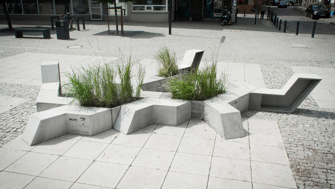installation temporary concrete bench modular