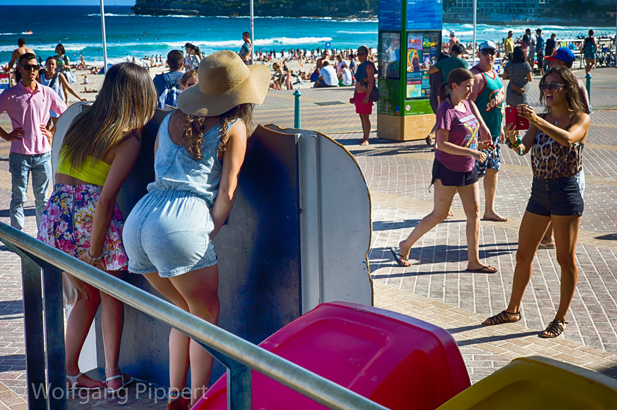 Bondi Beach beach grafitti Sun Entertainment Australia sydney people