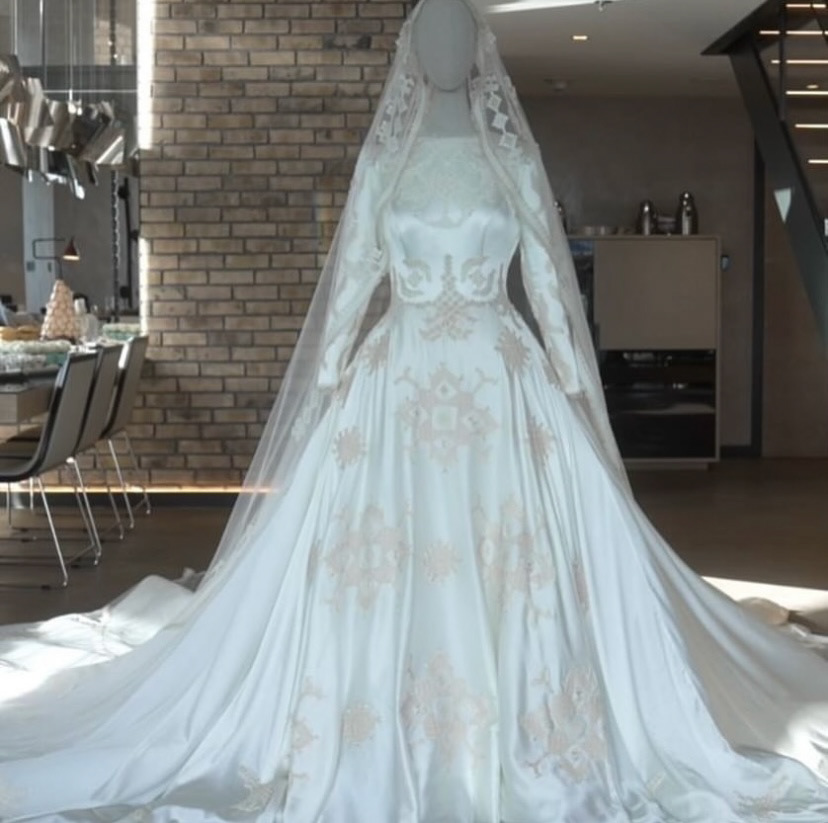 bride tasarım designer fashionıllustrator fashiondrawing Procreate gelinlik  gelinliktasarımj