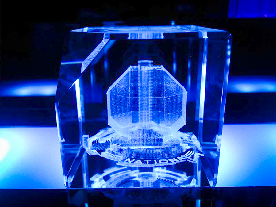 ENGRAVING DIMENSIONAL GLASS crystal industrial design  product design  Communication Design
