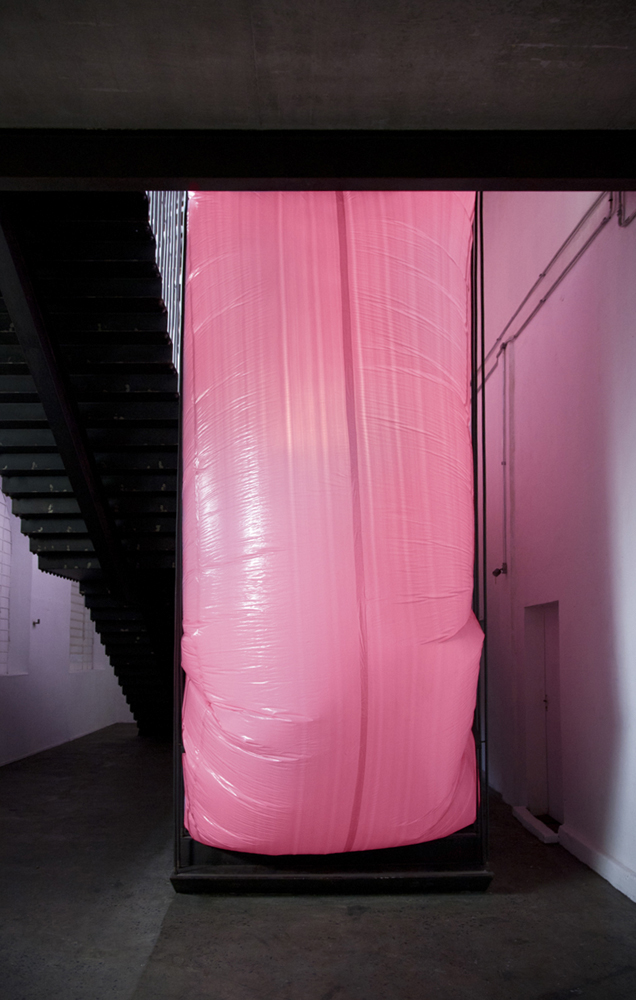 inflatable installation ephemeral air plastic pink rosa rojo Nova Nova festival Brasil barcelona mitte mis