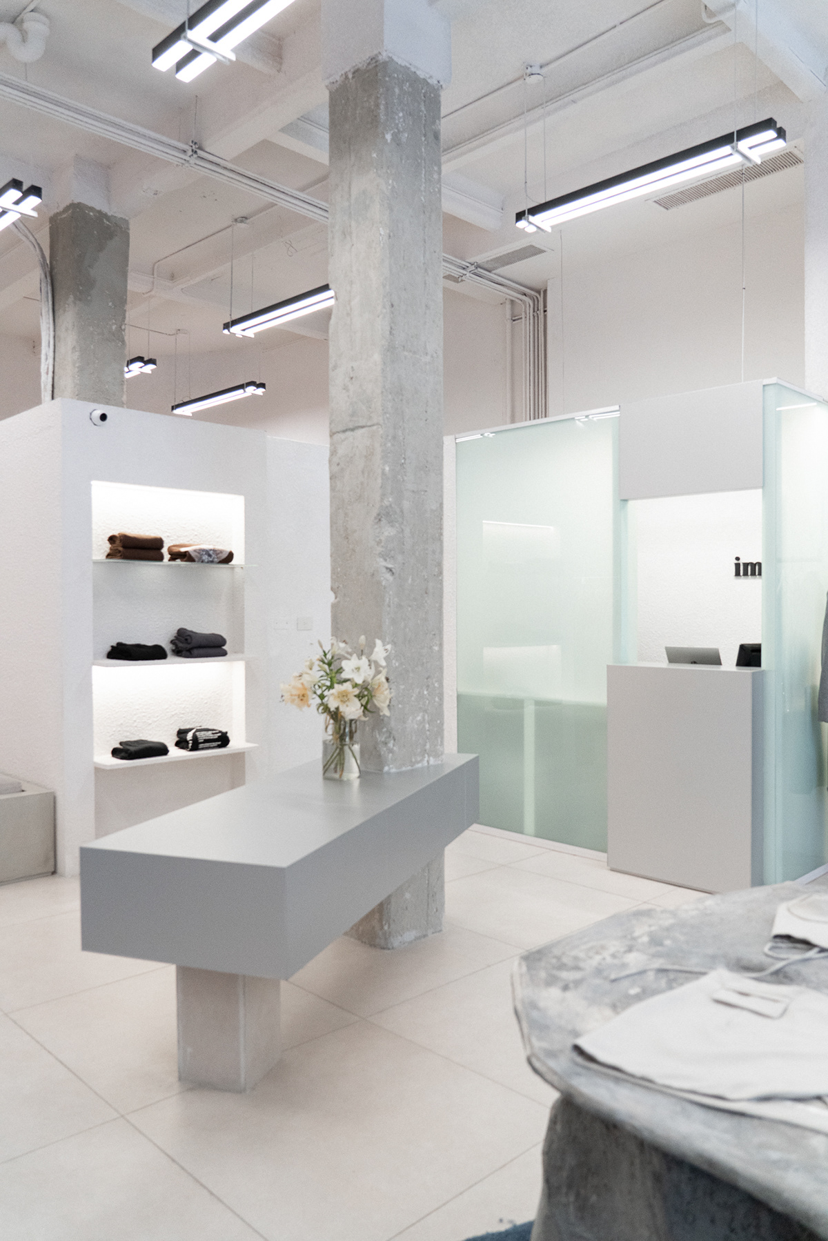 Interiorismo arquitectura Retail iman design design interior local de ropa