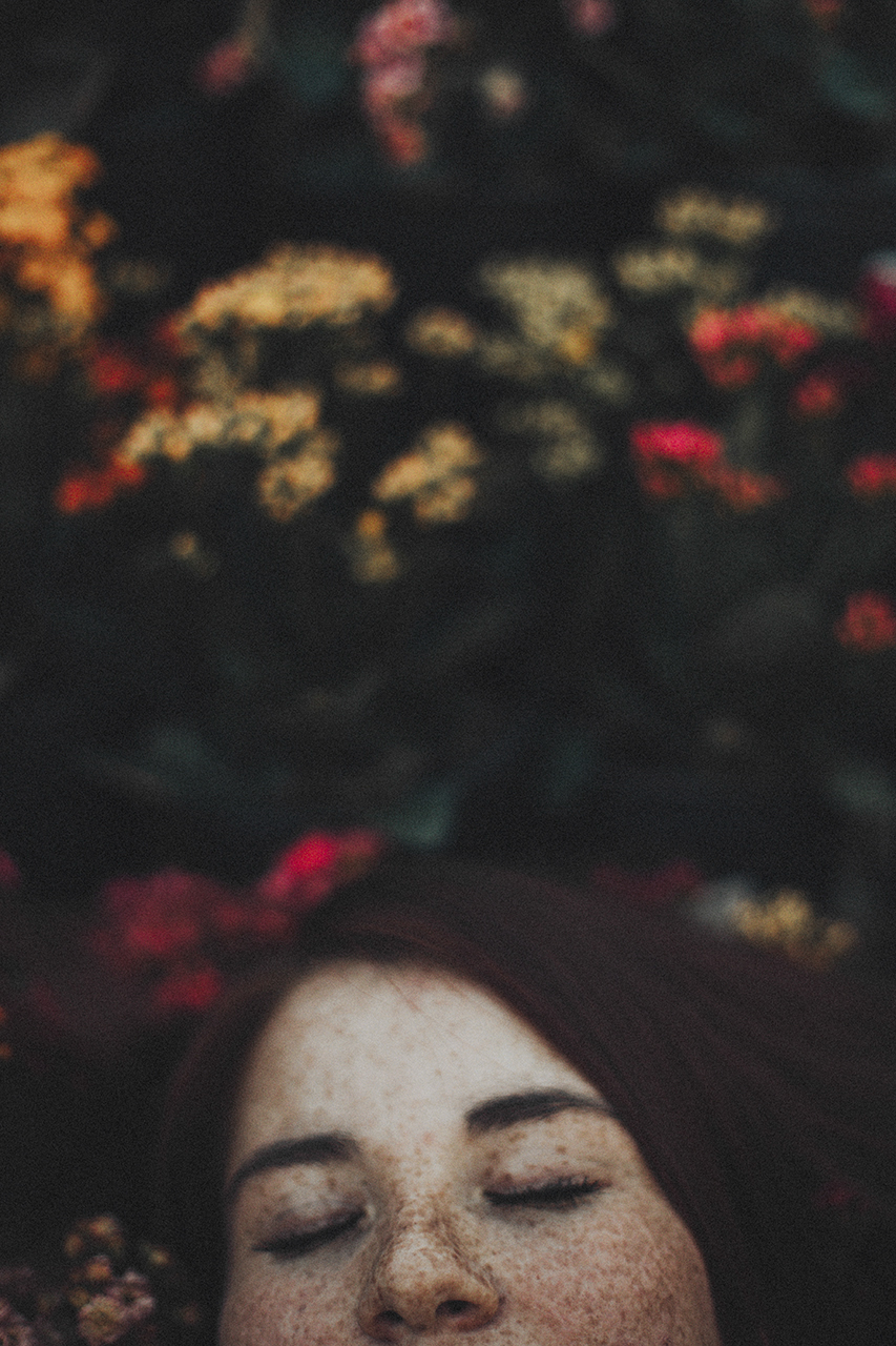 freckles redhair FINEART Natural Light modelo retrato portrait Flowers colors outdoors