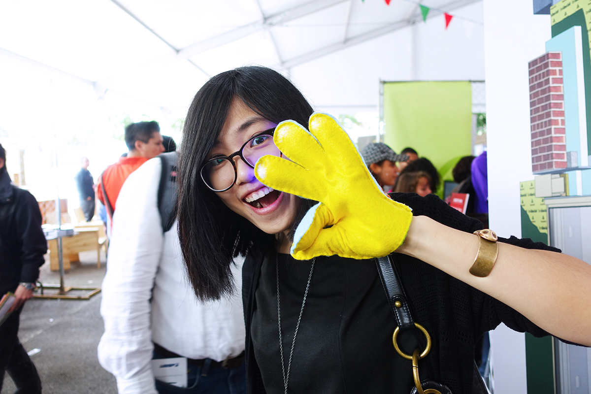 led Glove gesture interaction Wearable