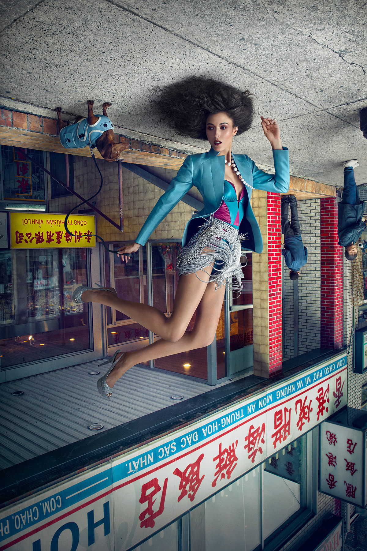 Mode hair cheveux special editorial chinois magazine chinese colour upside down different designer Outdoor model makeup