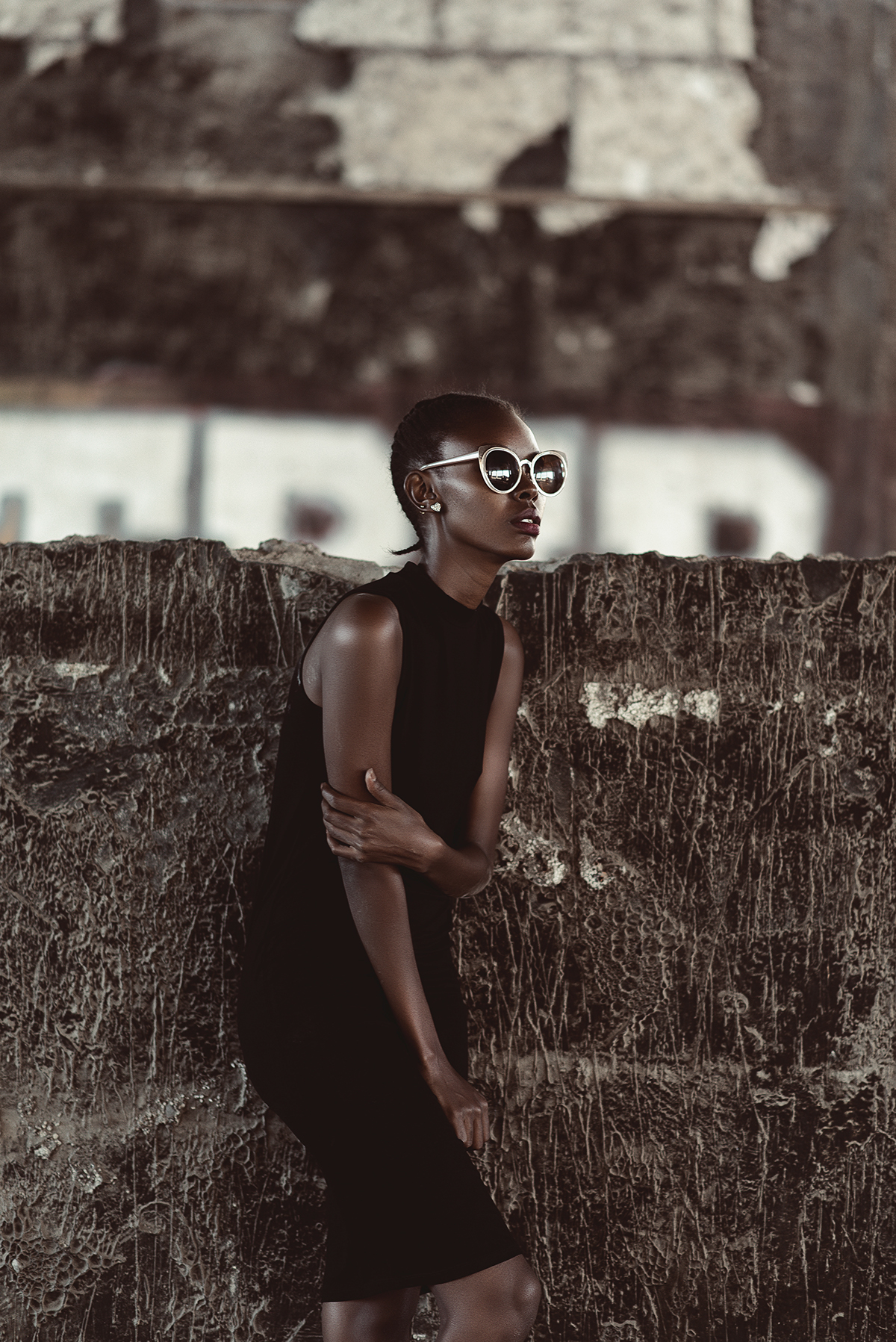 #naturallights #melanin #beauty #blackfashion #zenmag #afrimag #africanmodel #ogsstudios #blackskin #adverts #tanzania #daressalaam #vscotz #weshootrawtz #editorialafrica #fashion #tanzania #daressalaam #nikon #blackandwhite #portraitpage #85mm #primelenses
