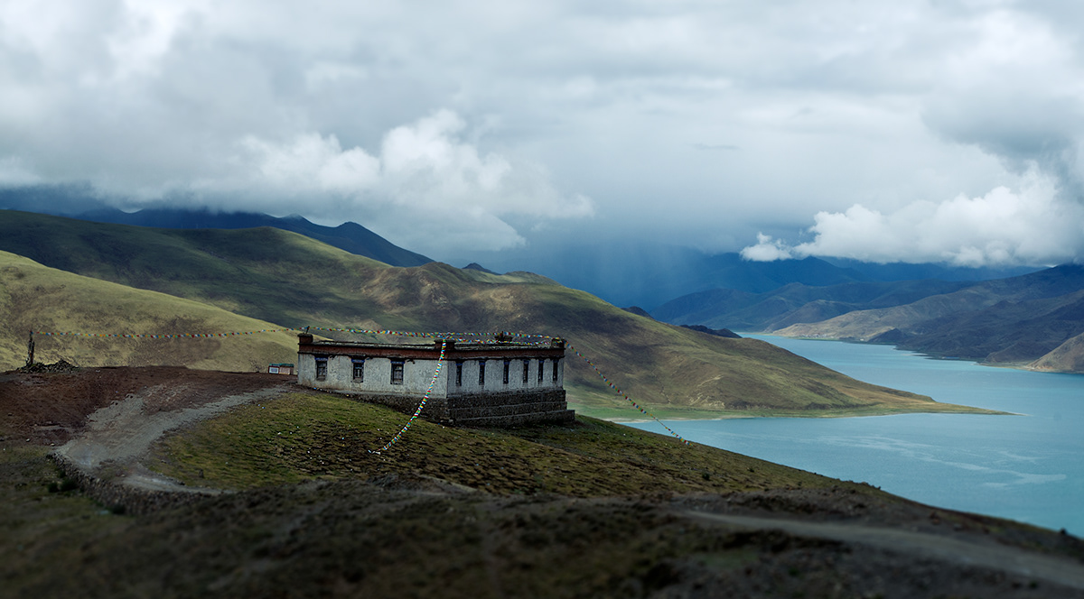 tibet Lhasa yamdrok lake colour china