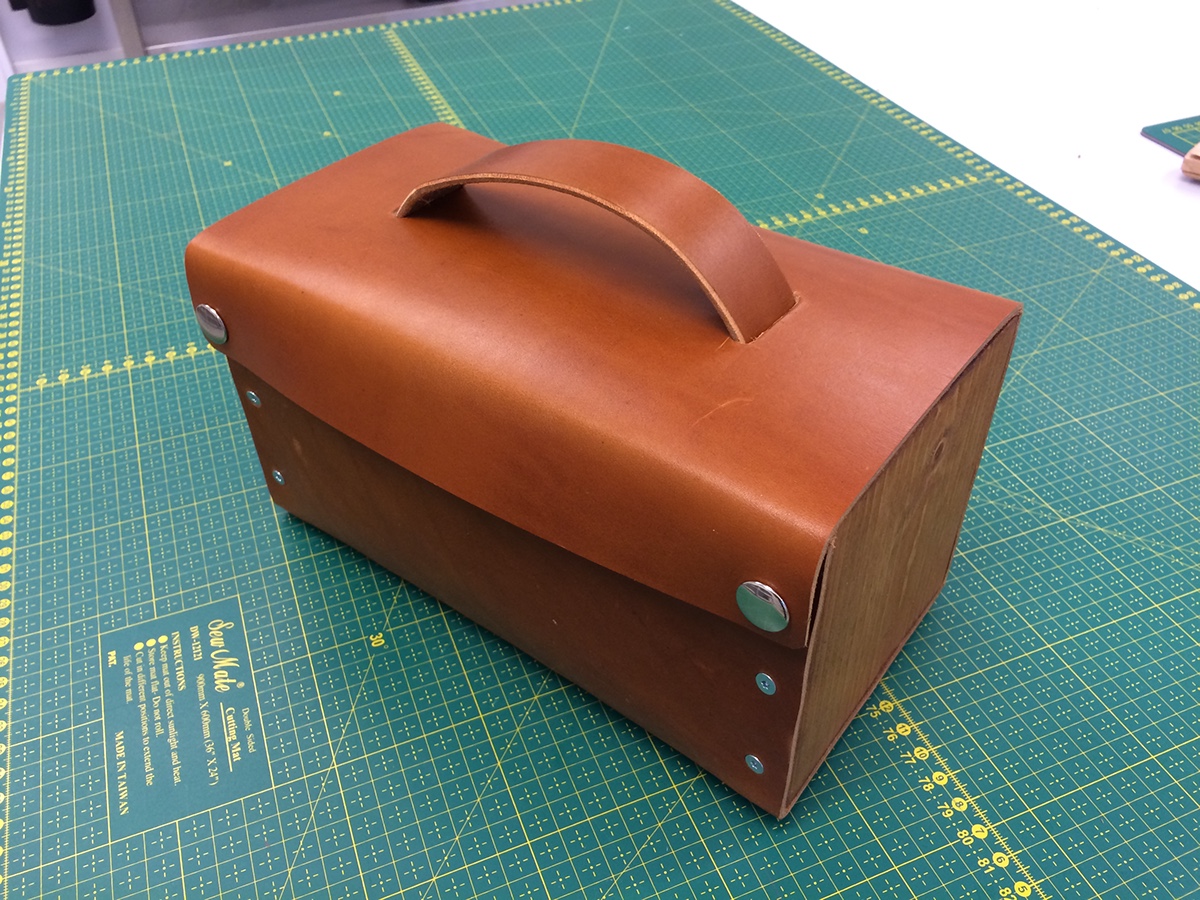 Buffalo leather lunchbox natural wood chunky