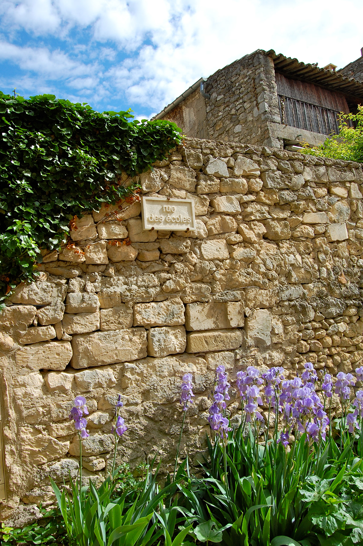 Scad Lacoste SCAD france lacoste Provence vernissage village