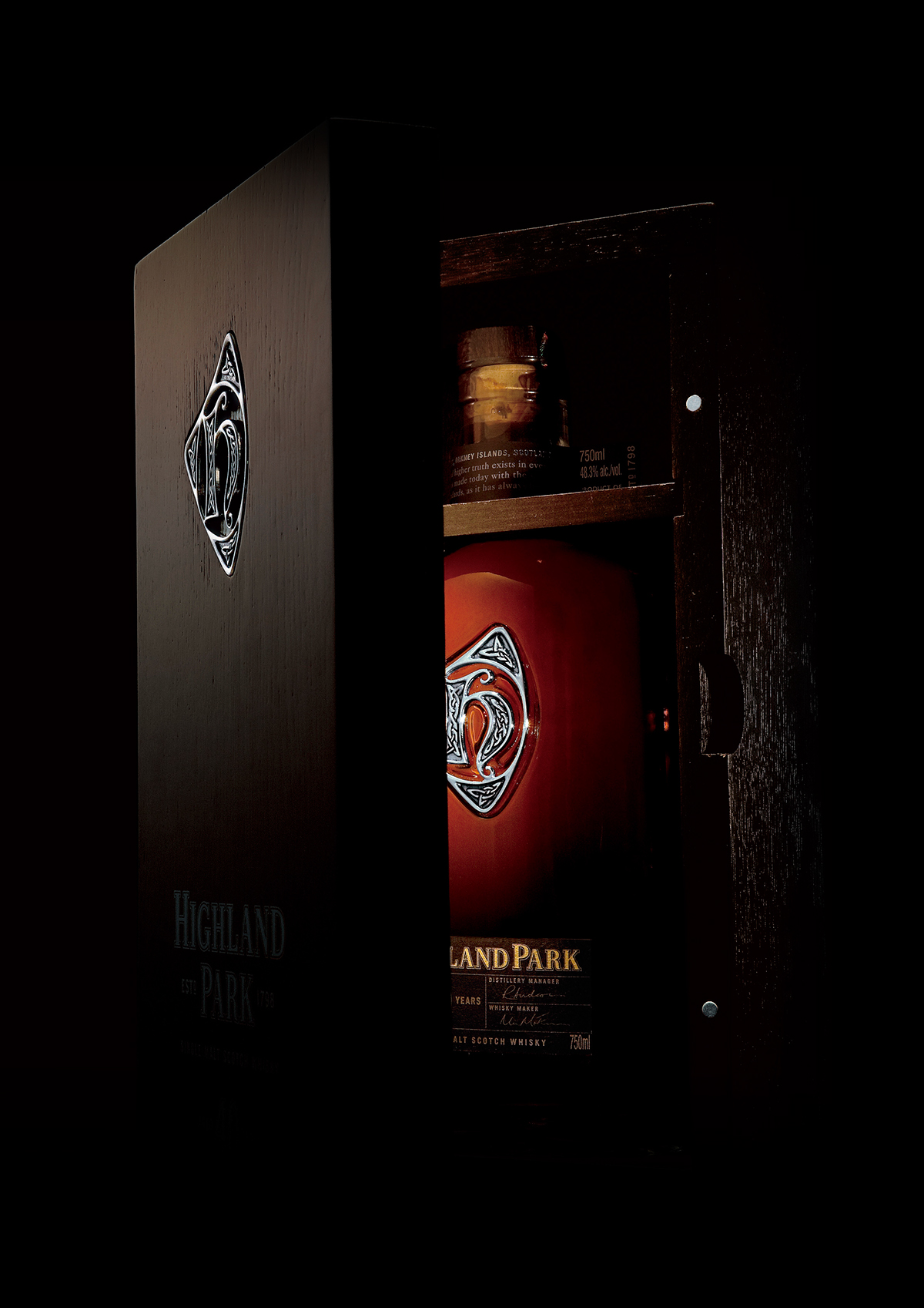 Highland Park  whisky single malt luxury Orkney scottish spirit alcohol  beverage   DRINK