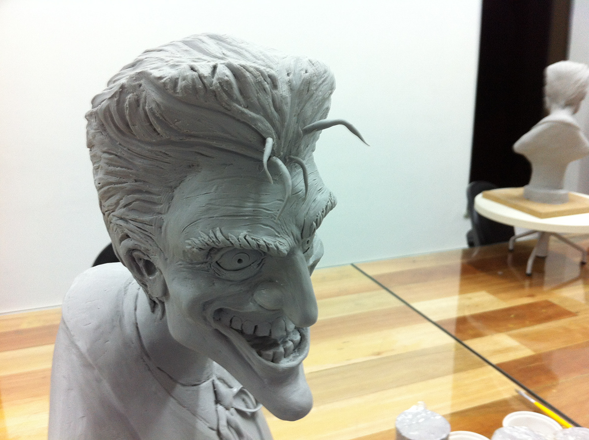 joker escultura aula