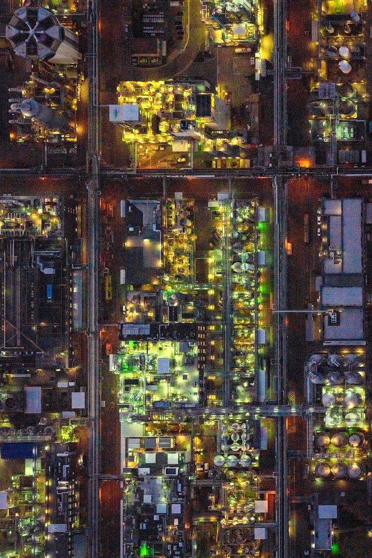 Aerial chemie chemistry colorful factory industrie industry lights Luftaufnahmen