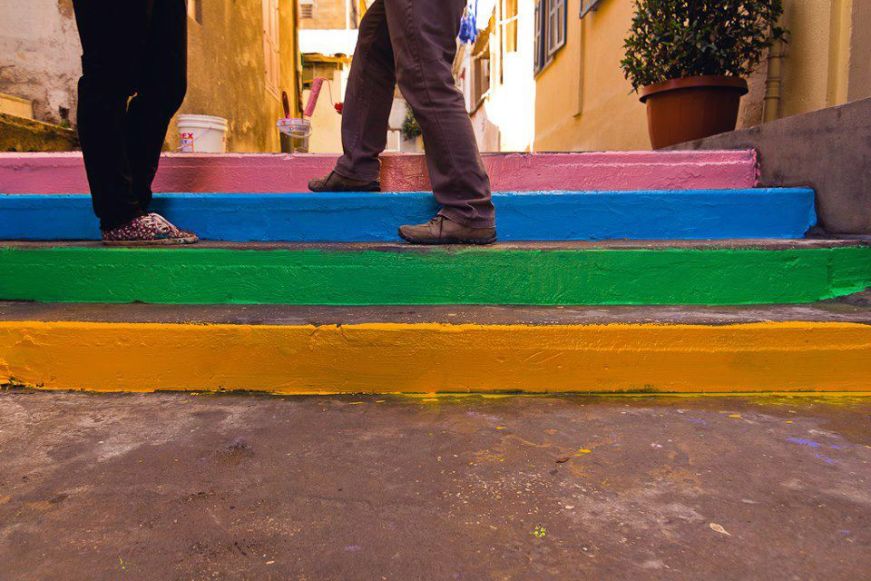 dihzahyners paintup Pianting colored stairs Beirut lebanon